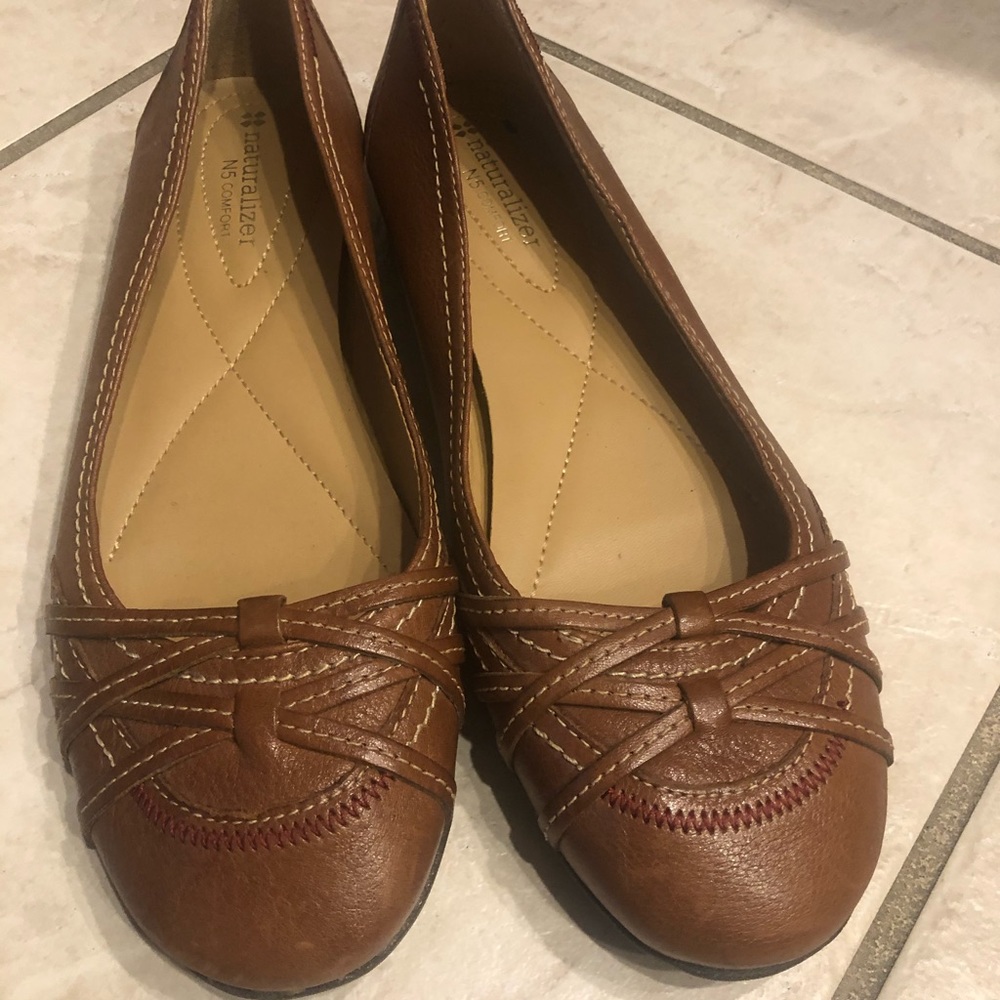 Naturalizer Leather Flats